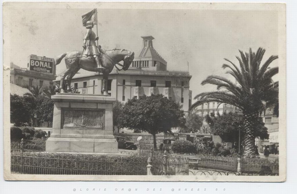 statue de Jeanne d'Arc (1930).jpg
